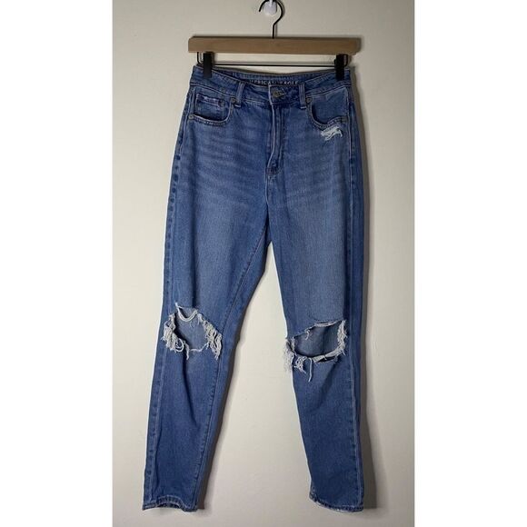 American Eagle Busted Knee Mom Jean Size 4 - Picture 1 of 11